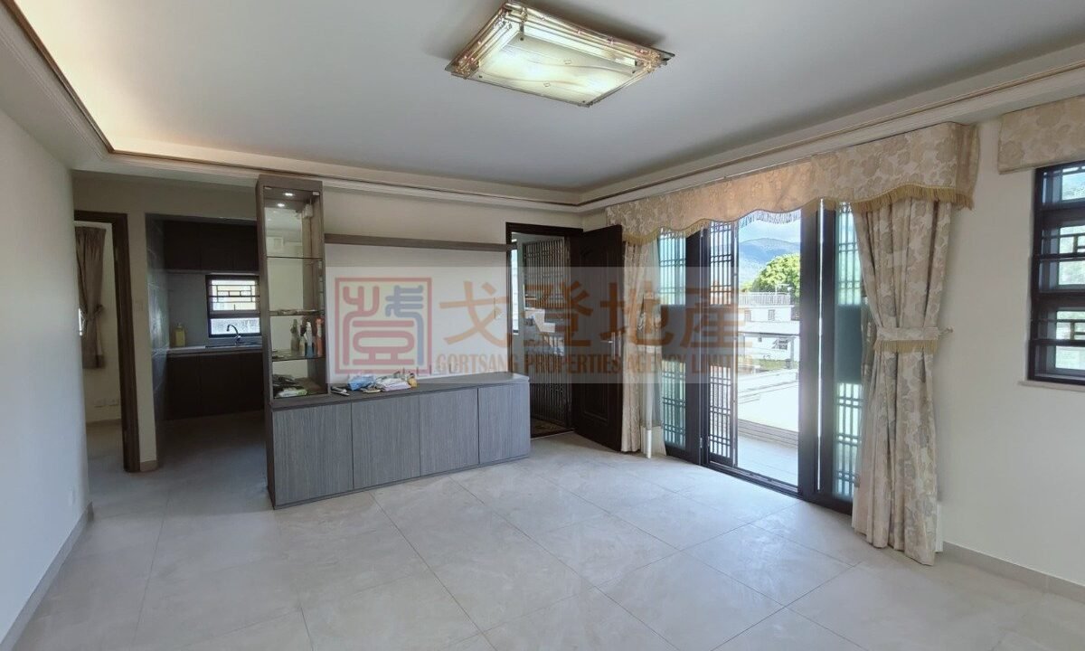 04be4be978bd40f308bd5cea35e45985.jpg
