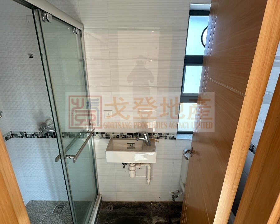 0c81a6dda4d76fc0fa90fa8015fb46f2.jpg
