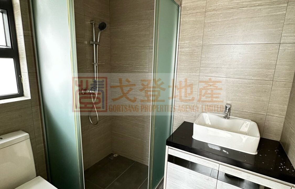 195f4a843f3b38be778e9aae243472fc.jpg