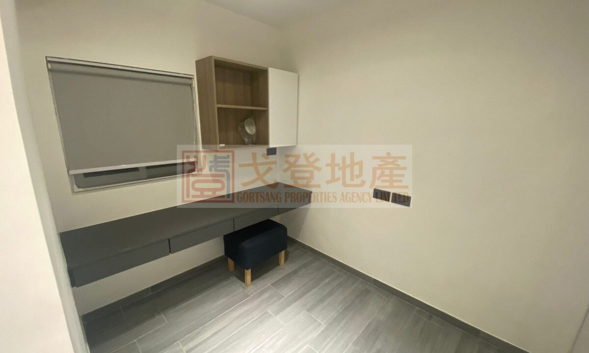 4b1237ab5dfc84d91fdf9815cbbfaeaa.jpg