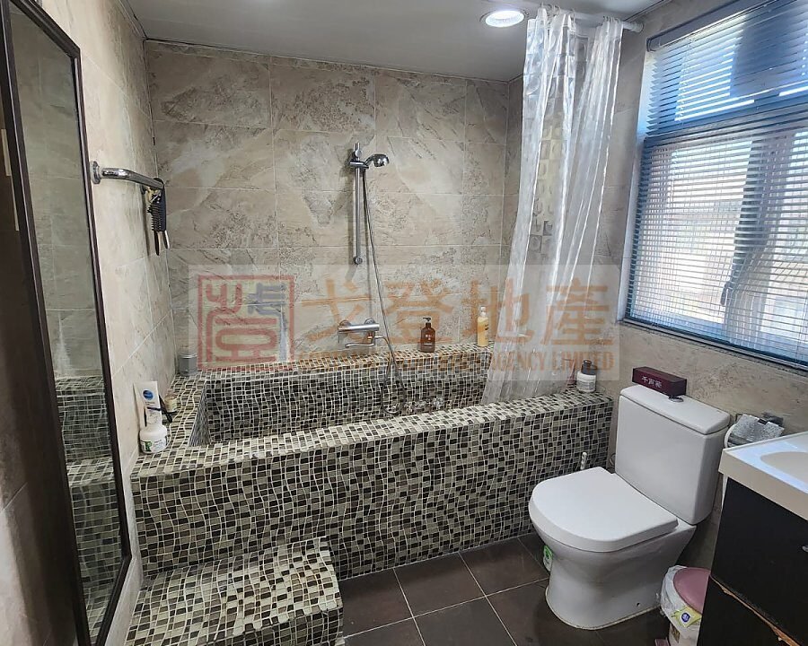 594d47dc1a34840d376195afdb66abbd.jpg