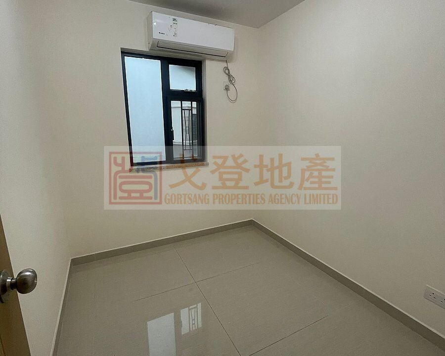 5cff261eff56ccfd753fde2c411046ce.jpg