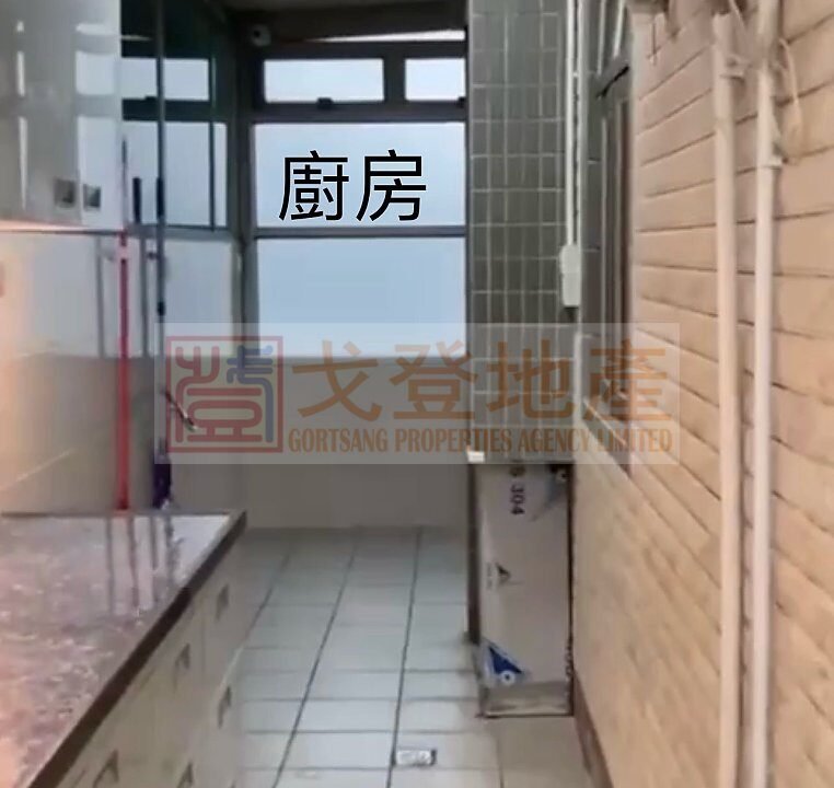 8a1cd4c8e323d0099ae78f304e78f0df.jpg
