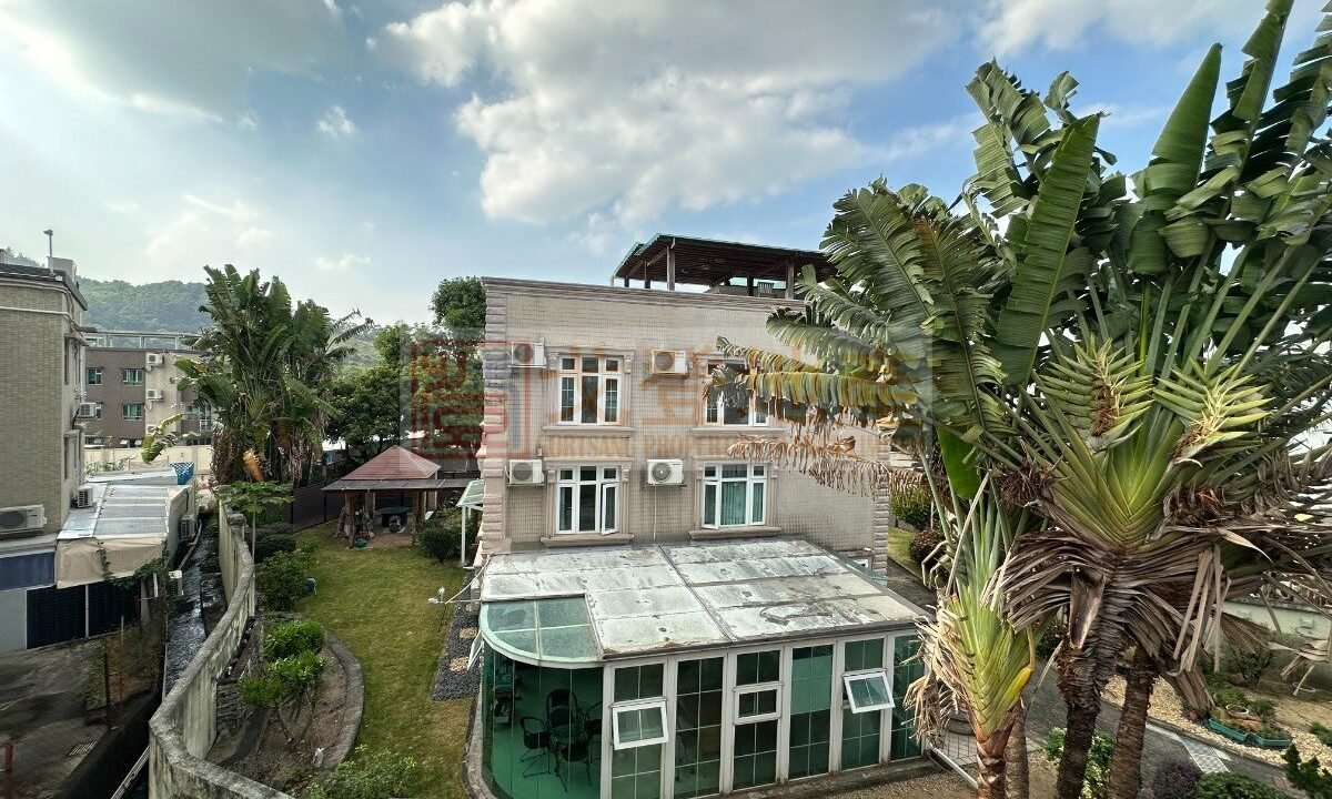 8bed81e34ea45d725473c90d2980b148.jpg