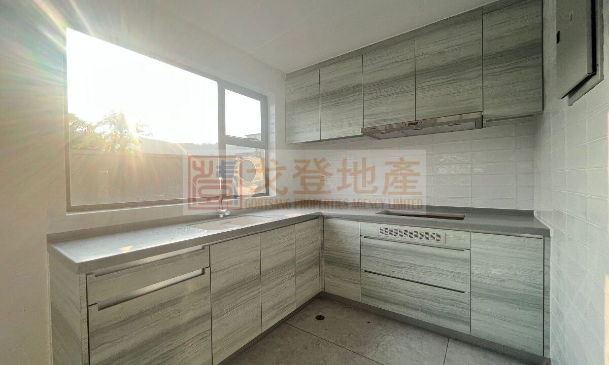 985cab81cd8d018257ad47a6b7697638.jpg