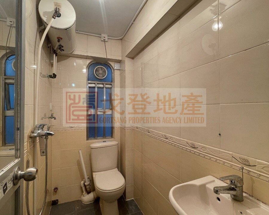 9ce7bb08a1c6484ca2e3a4eb916ba76a.jpg