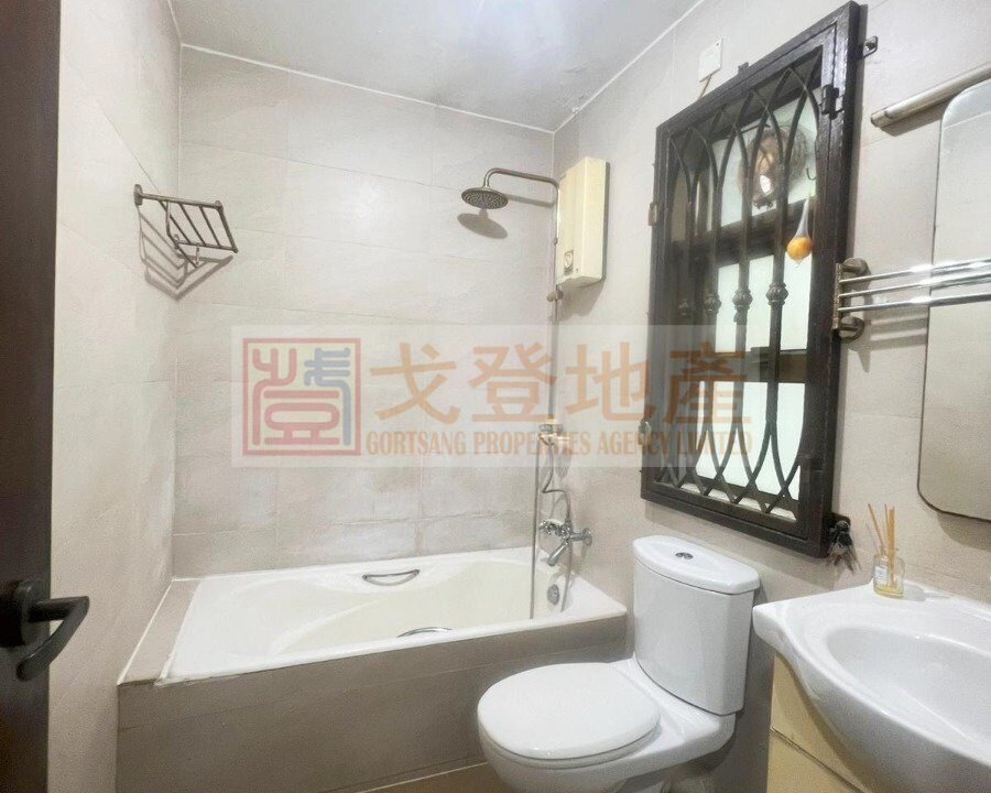 a50ff25bbac2d2c299e0c4564f915c0a.jpg