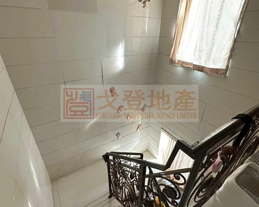ac587533eb3a10bdbba0283334eff74f.jpg