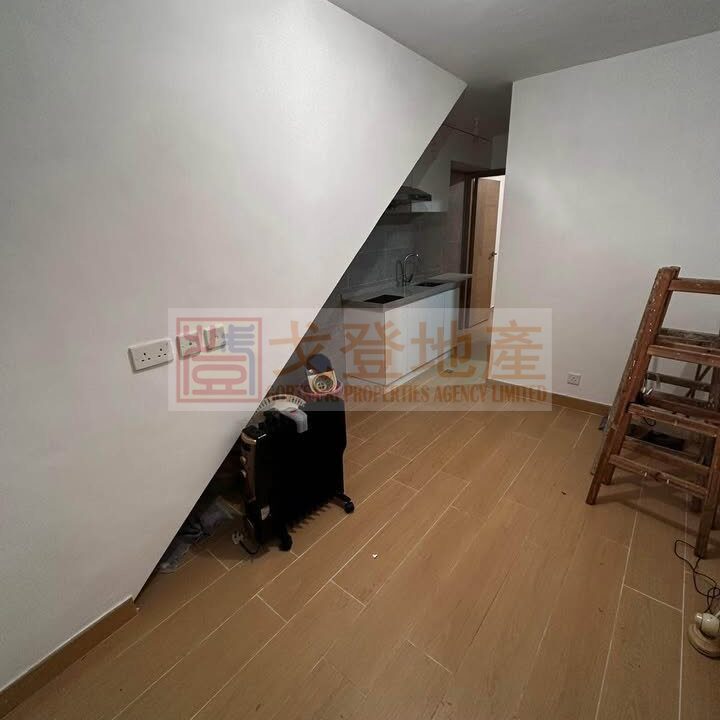 c327241d68340f2debec3f2383743794.jpg