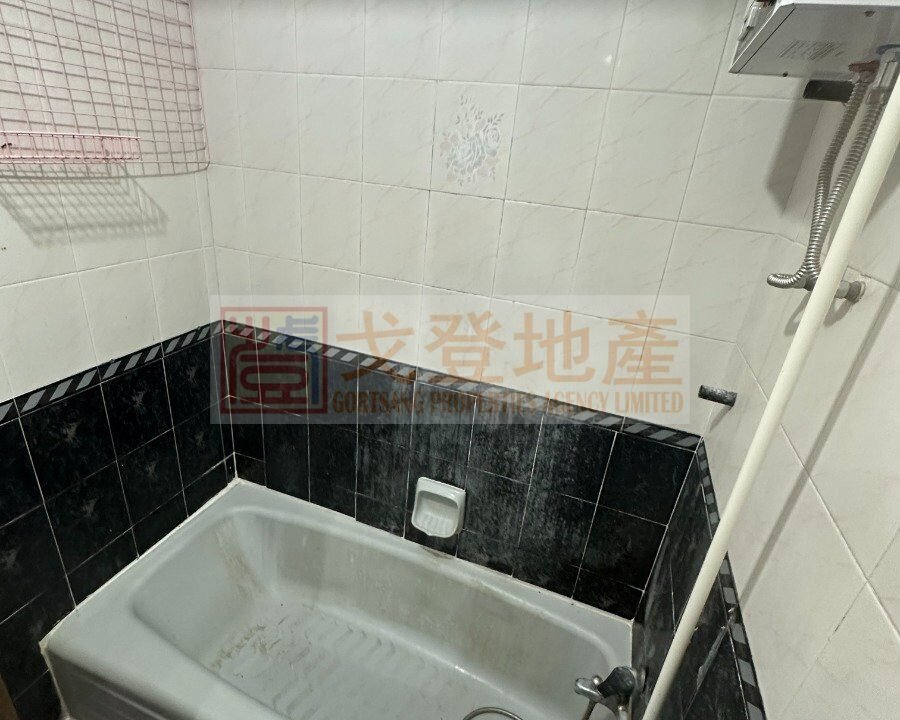cde5d9b33c04599ea6a0fbdab1d170d3.jpg