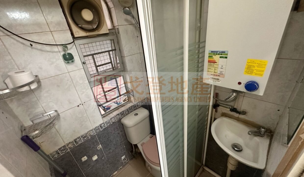 d8566992cc50f8ffad6d9eefb5ec6152.jpg