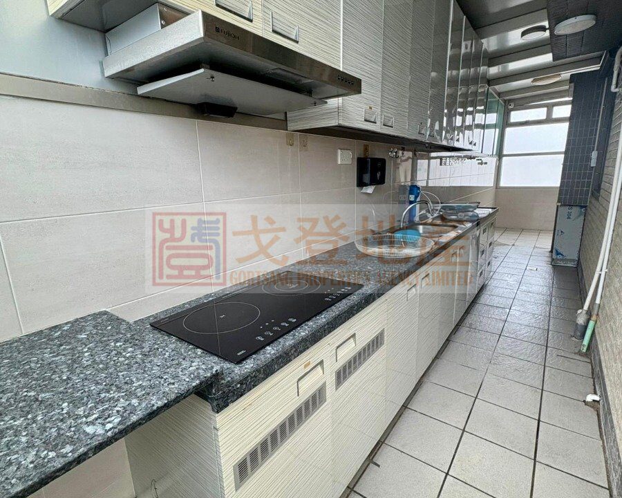 dda95f5abda55899aca8905db34fd86e.jpg