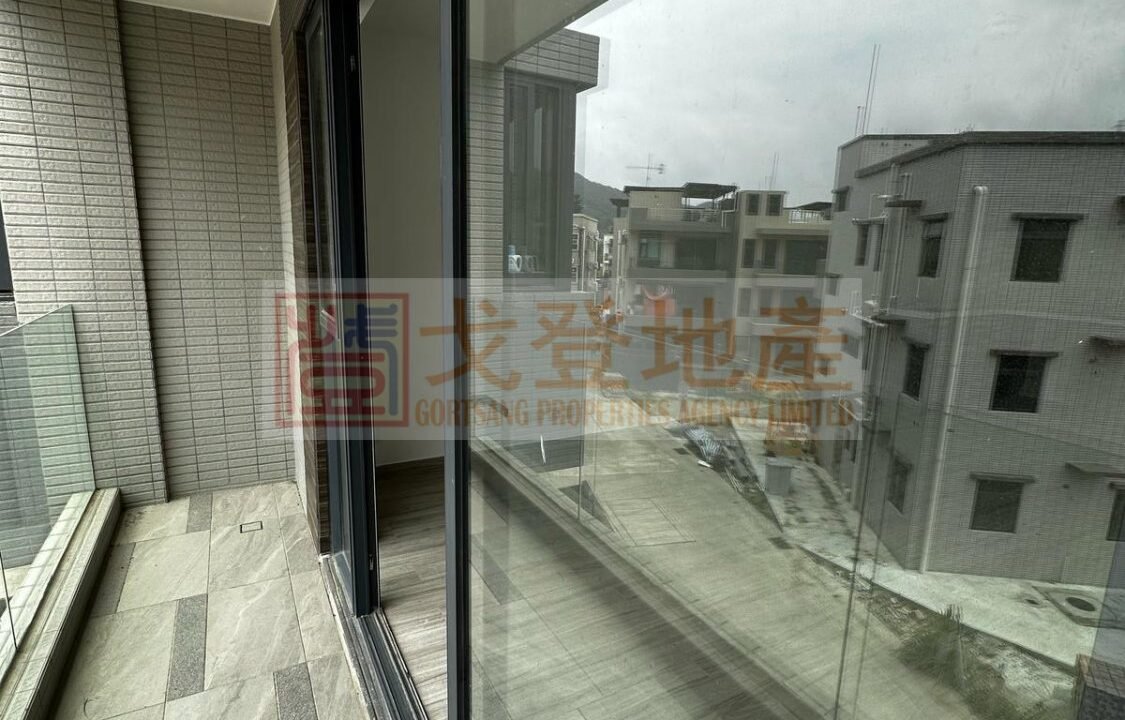 e5ff149b3a6f7f0b3ed8ed09f75d9fcc.jpg